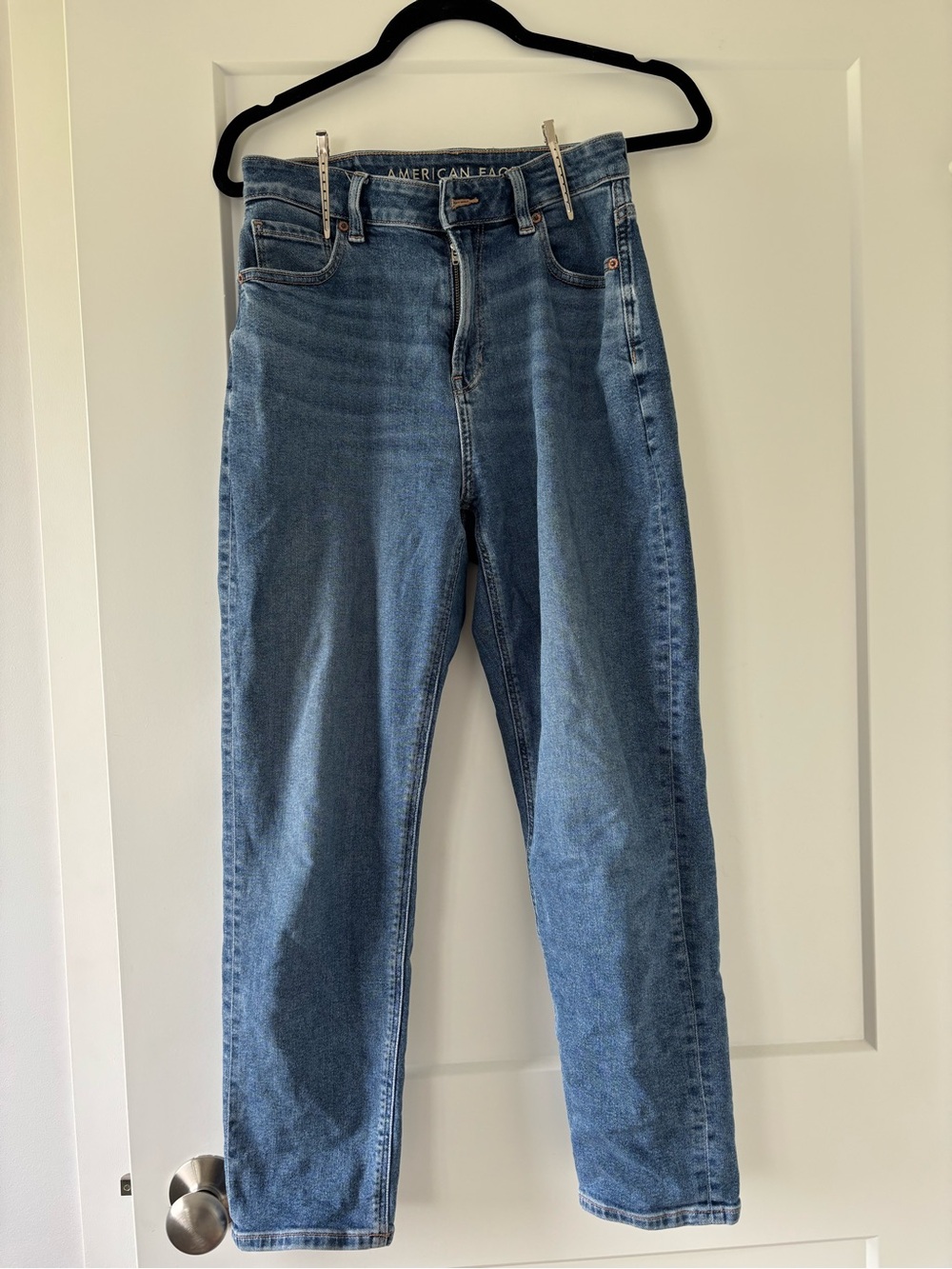 American Eagle Outfitters High-Rise Straight Jeans in Medium Blue Denim